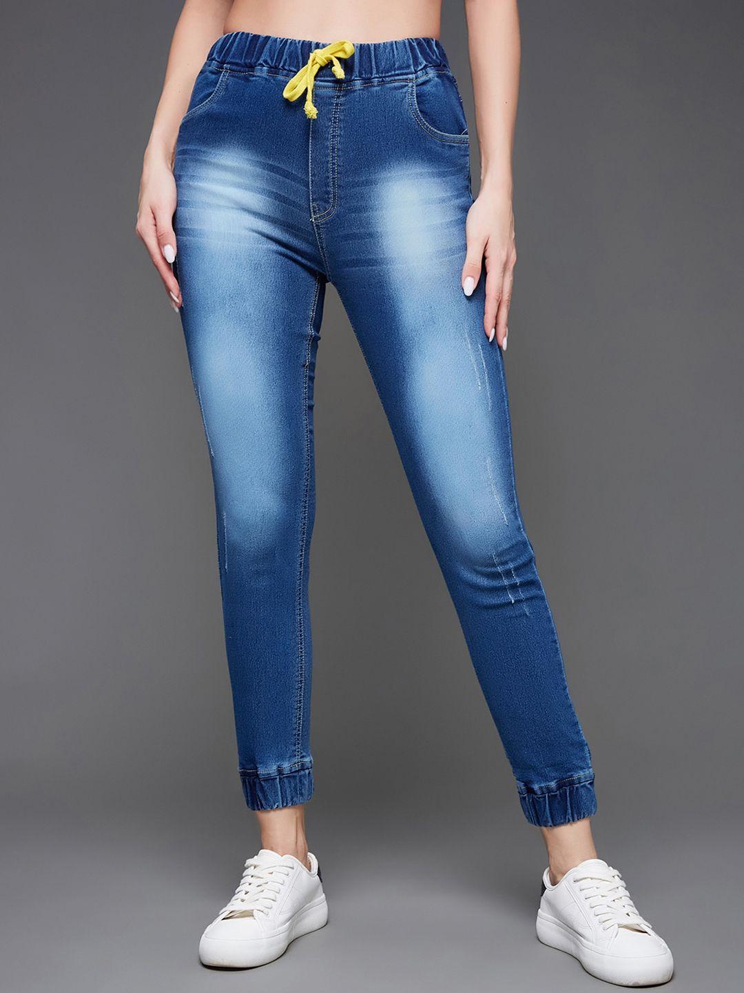 miss-chase-women-relaxed-fit-low-distress-heavy-fade-stretchable-jogger-jeans