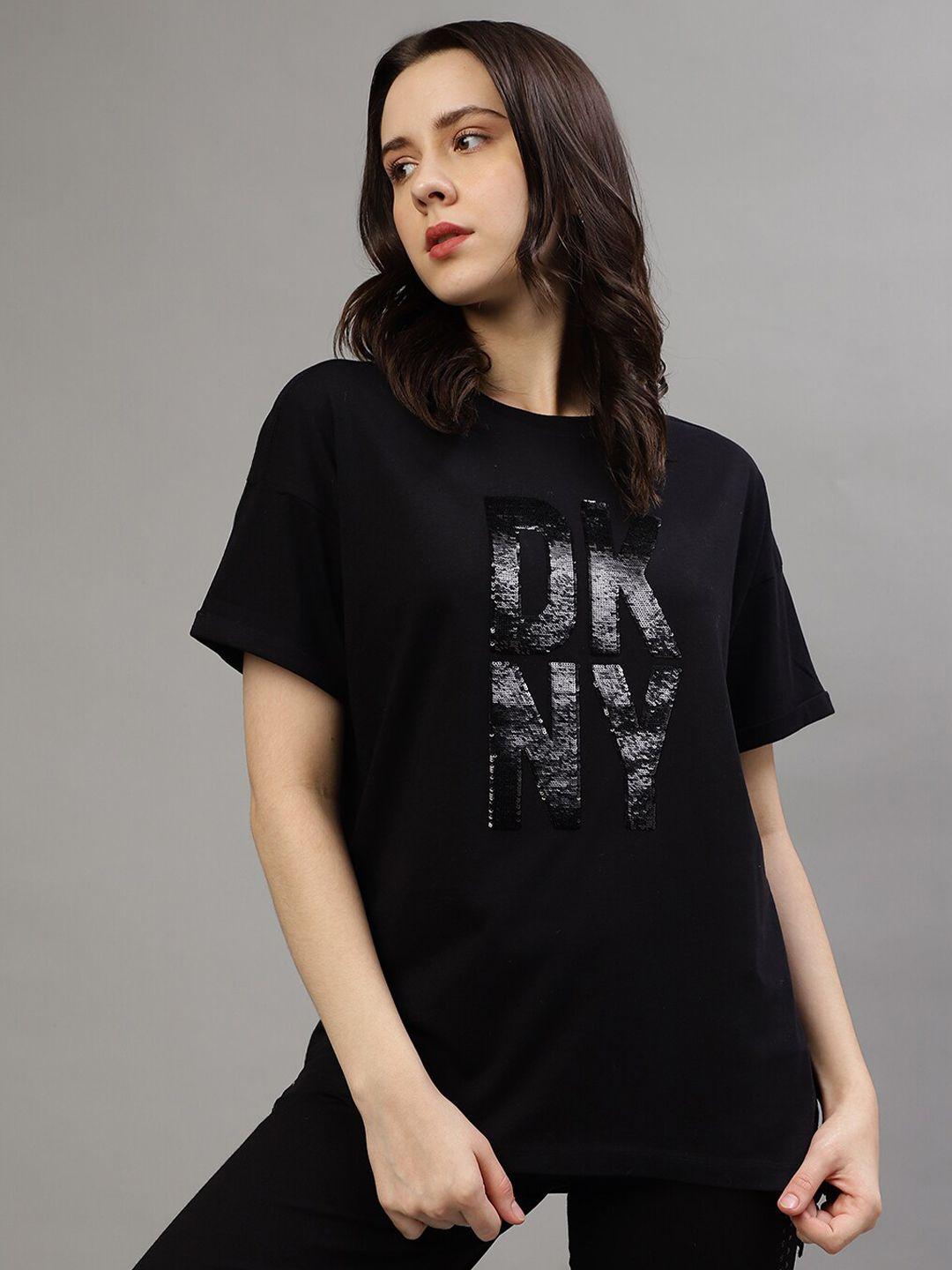 dkny-typography-printed-drop-shoulder-sleeves-embellished-pure-cotton-longline-t-shirt