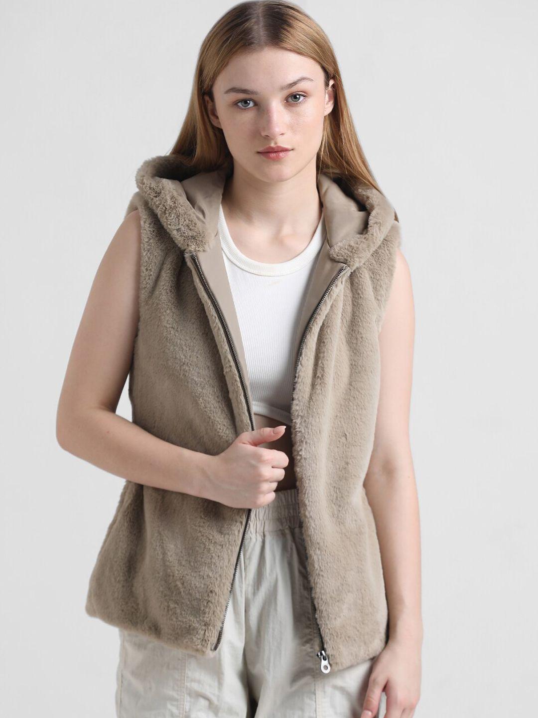 ONLY Faux Fur Detail Sleeveless Hooded Tailored Jacket