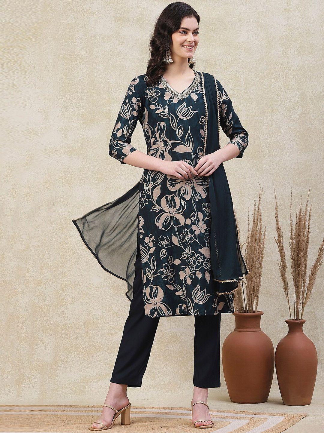 FASHOR Women Green Floral Printed Regular Beads and Stones Kurta with Trousers & With Dupatta