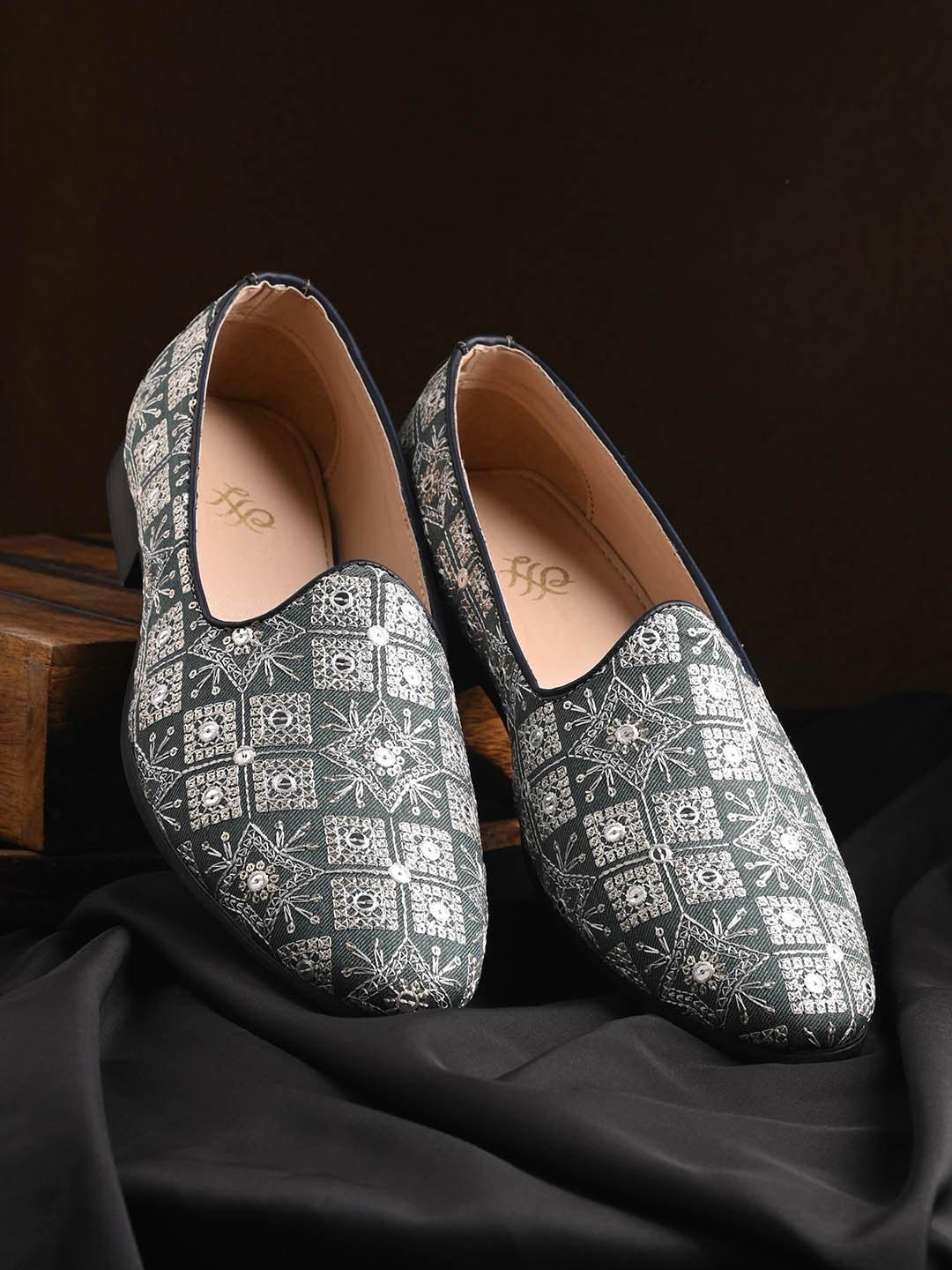 House of Pataudi Men Embellished Slip-On Mojaris Shoes