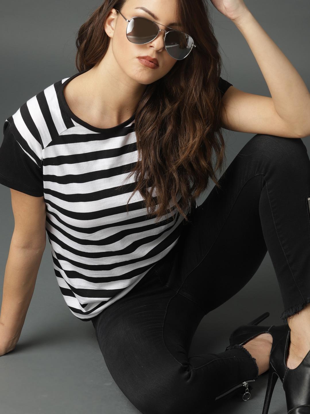 roadster-women-black-&-white-striped-round-neck-t-shirt