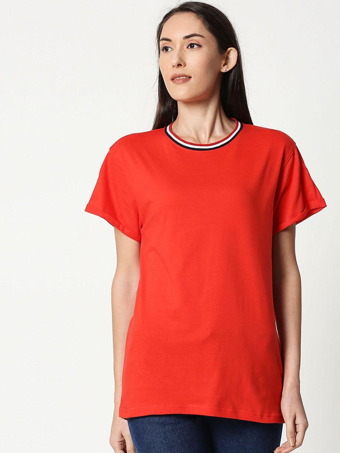 bewakoof-women-red-solid-round-neck-t-shirt