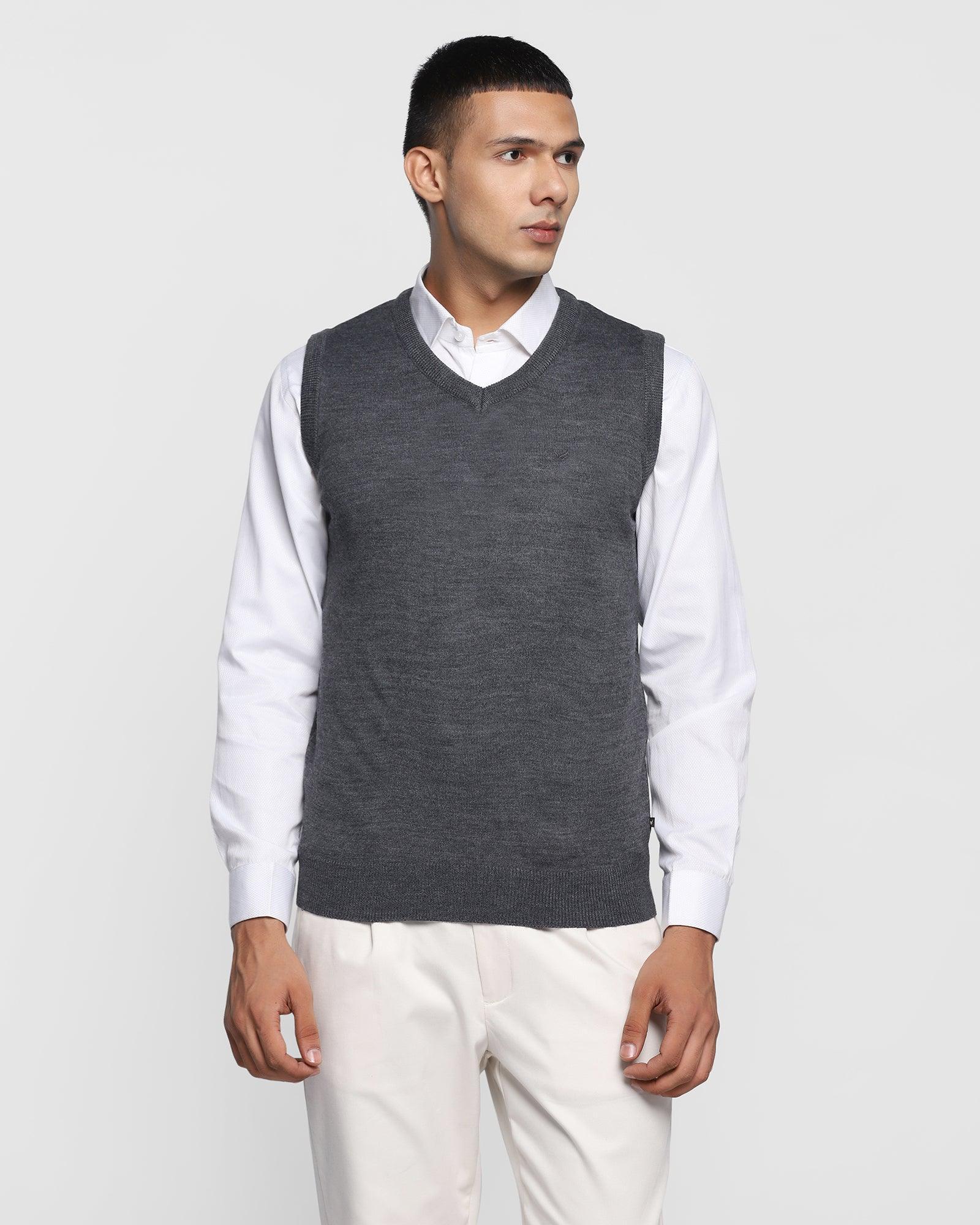 v-neck-charcoal-solid-sweater---xavior