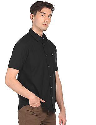men-black-short-sleeve-solid-casual-shirt