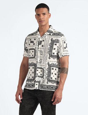 motif-print-cuban-collar-shirt