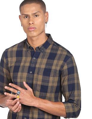 men-brown-button-down-collar-plaid-check-casual-shirt