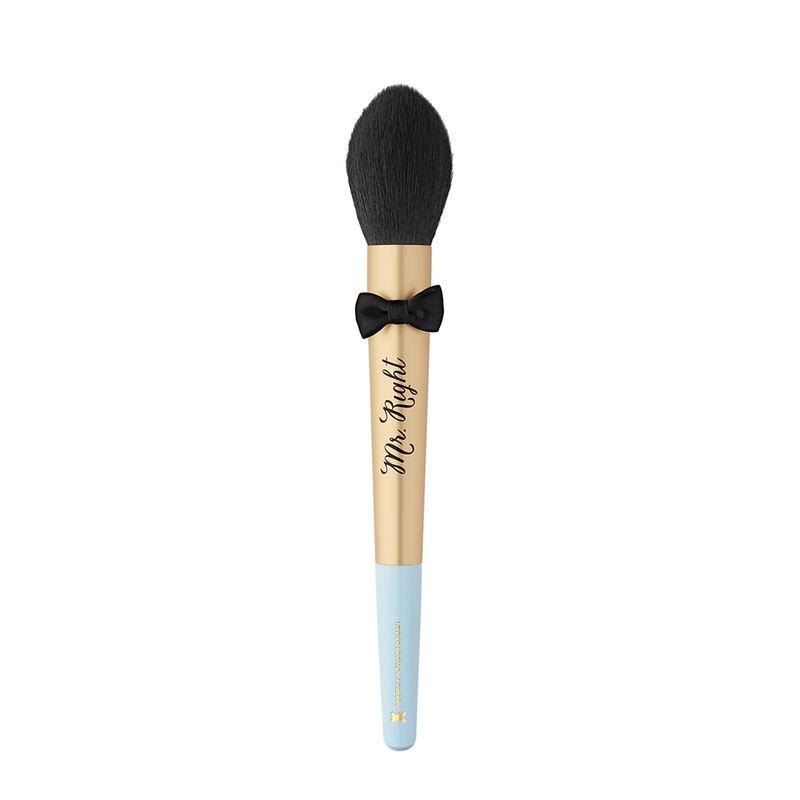 too-faced-mr.-right-brush