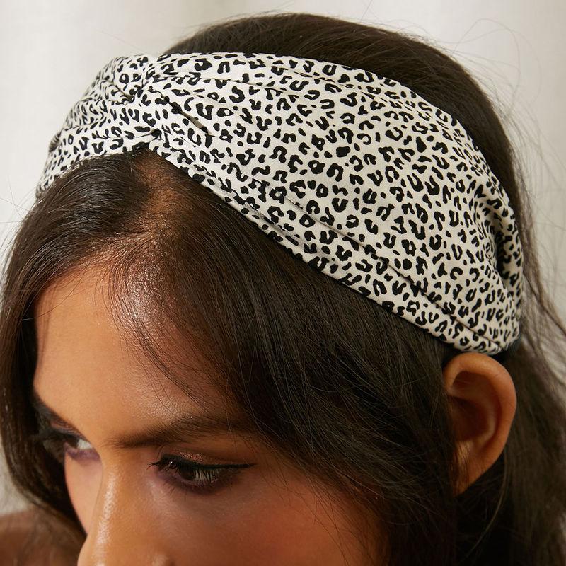 Pipa Bella by Nykaa Fashion Knotted Brown Animal Printed Hairband