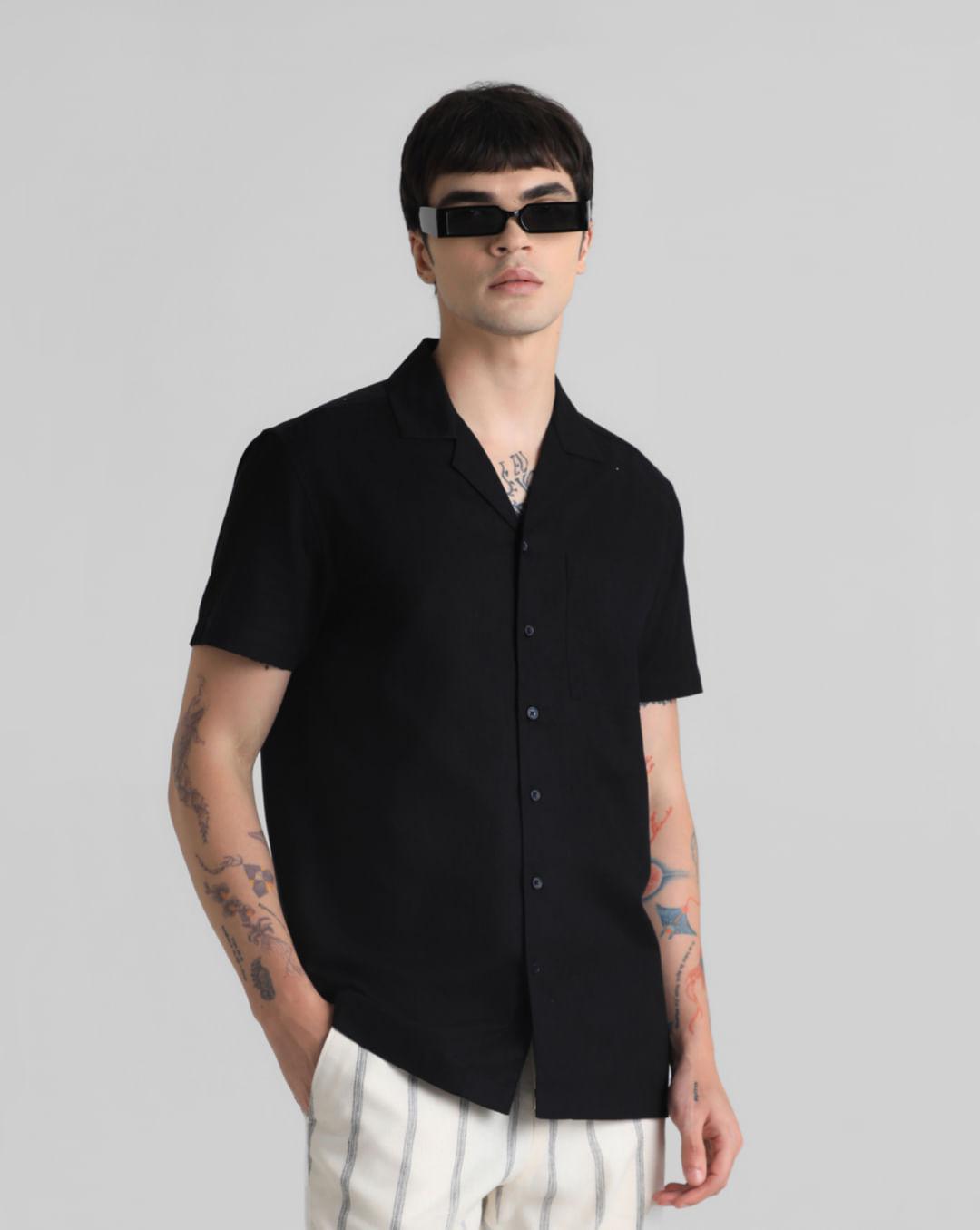 black-short-sleeves-shirt