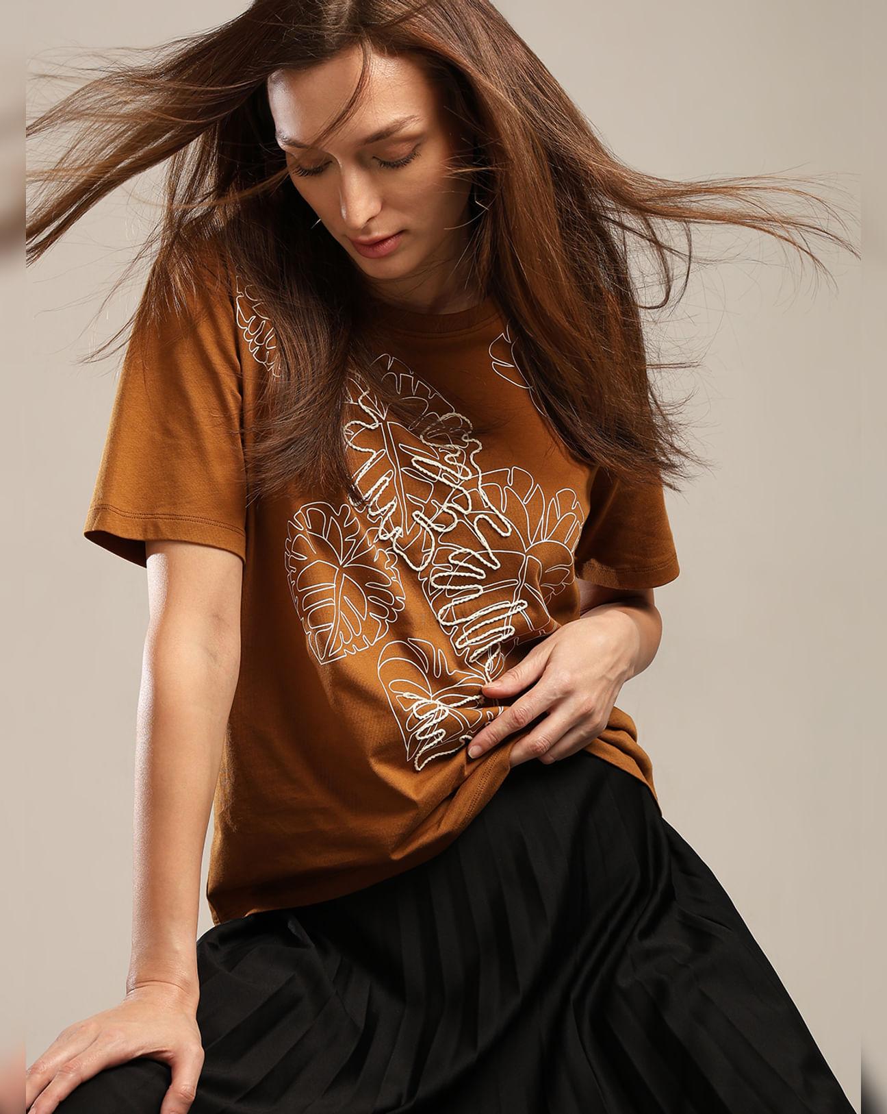 brown-floral-print-t-shirt