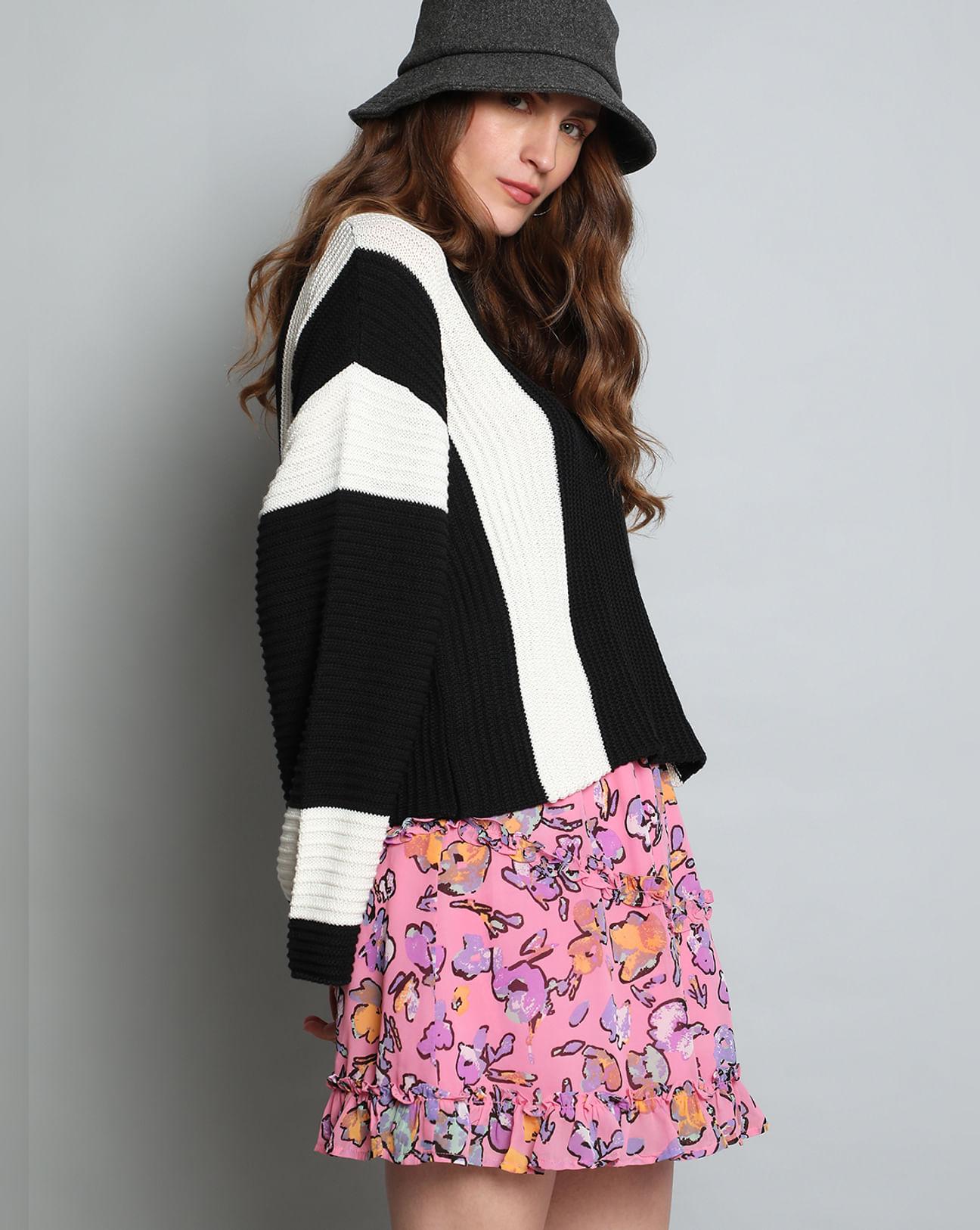 black-colourblocked-pullover