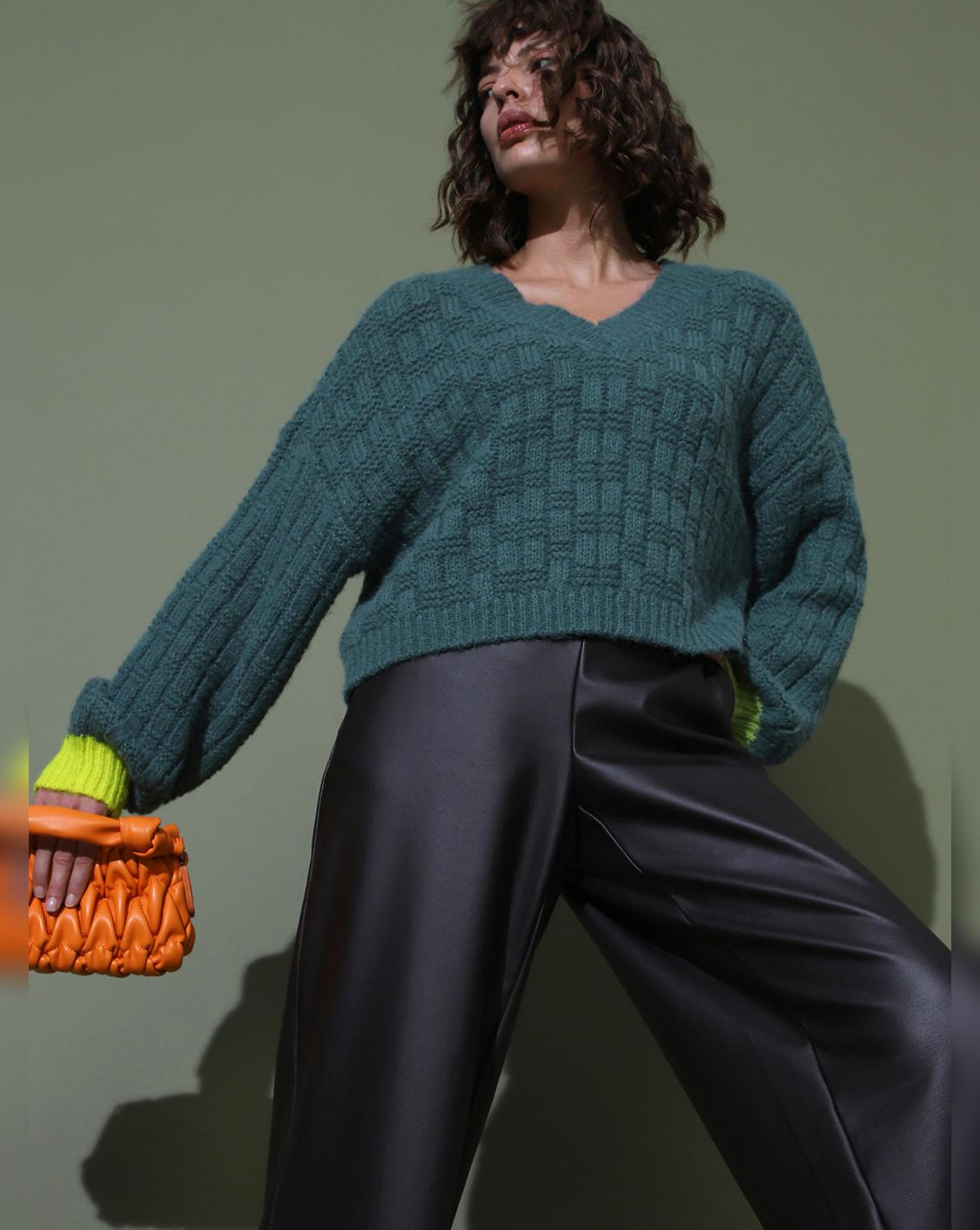 green-ribbed-textured-pullover