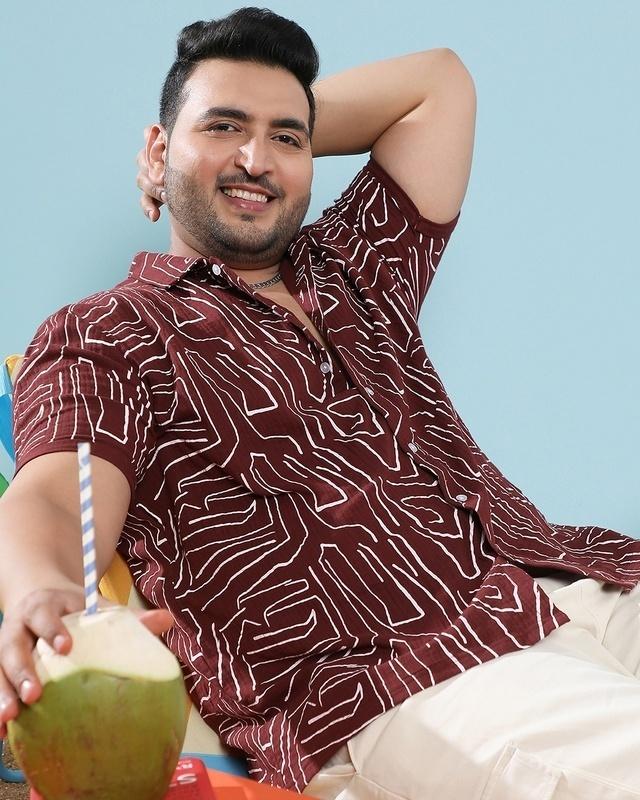 men's-maroon-abstract-lines-printed-oversized-plus-size-shirt