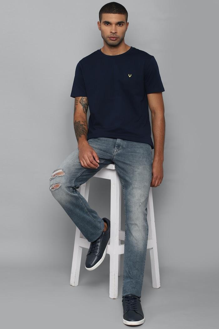 men-navy-slim-fit-mid-wash-jeans