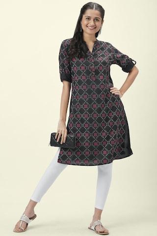 black-print-casual-v-neck-3/4th-sleeves-knee-length-women-regular-fit-kurta