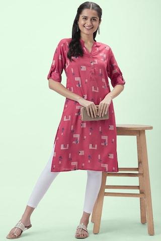 Pink Print Casual Mandarin 3/4th Sleeves Knee Length Women Regular Fit Kurta