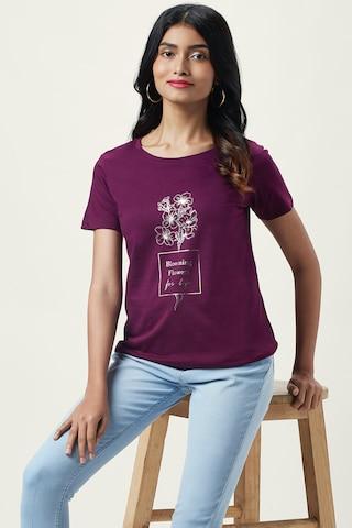 wine-printed-casual-half-sleeves-round-neck-women-regular-fit-t-shirt