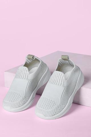 white-knitted-upper-sports-girls-sport-shoes