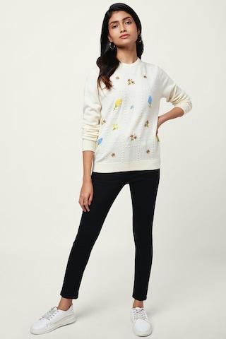 off-white-embroidered-winter-wear-full-sleeves-round-neck-women-regular-fit-sweater