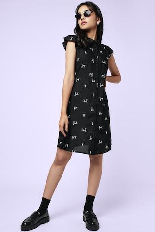 black-printeded-regular-collar-casual-knee-length-cap-sleeves-women-flared-fit-dress