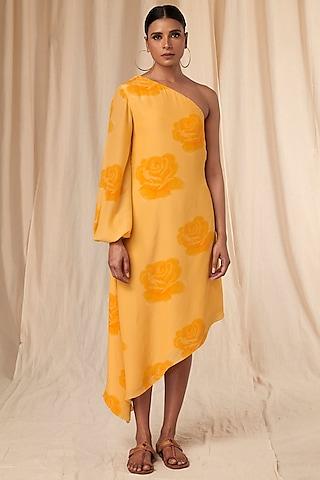 pollen-yellow-rosy-one-shoulder-kaftan-dress