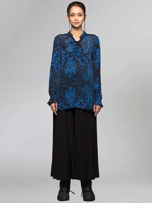 first-resort-by-ramola-bachchan-dark-blue-animal-printed-lace-up-top