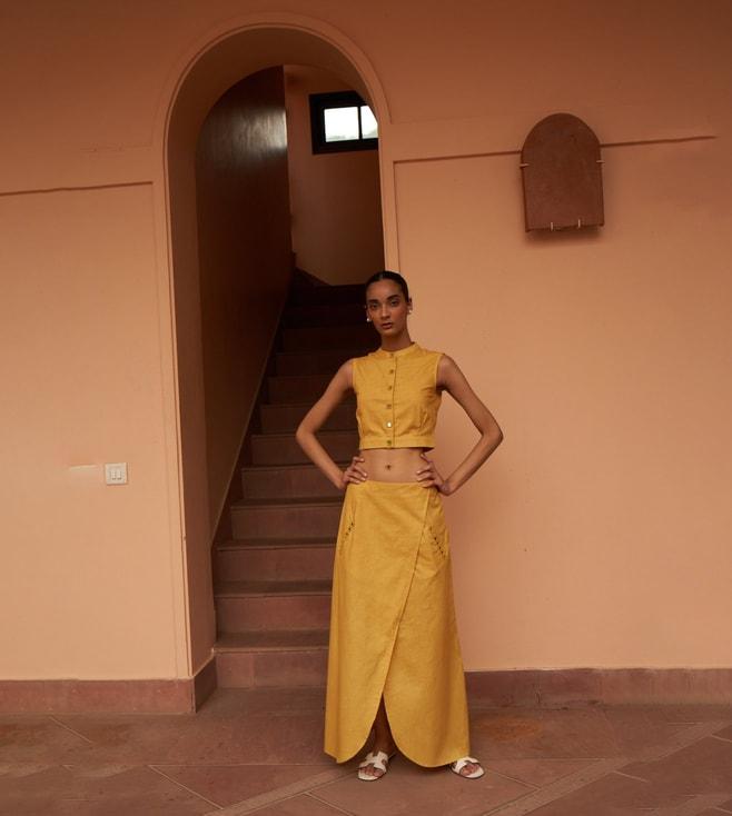 urban-kali-yellow-daisy-top-with-skirt