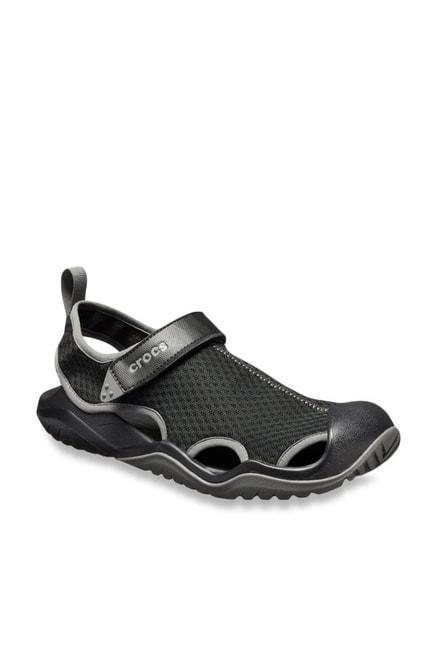 crocs-men's-swiftwater-deck-black-casual-sandals