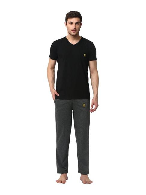 Vimal Jonney Grey & Black T-Shirt & Capris