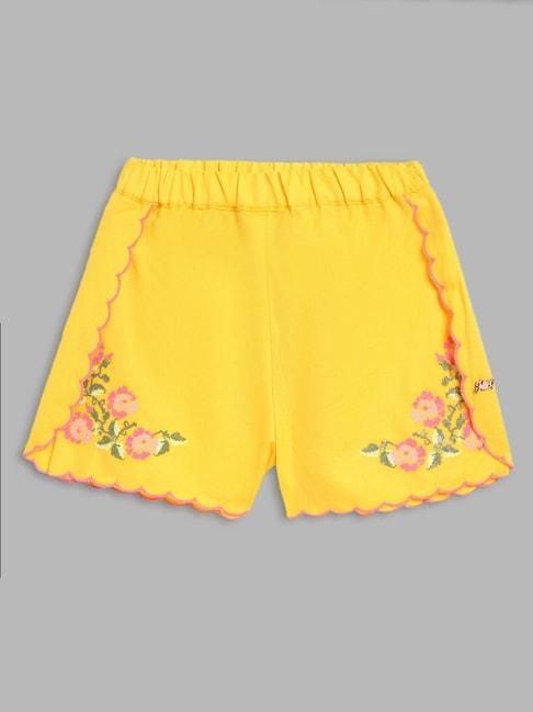 blue-giraffe-kids-yellow-embroidered-shorts