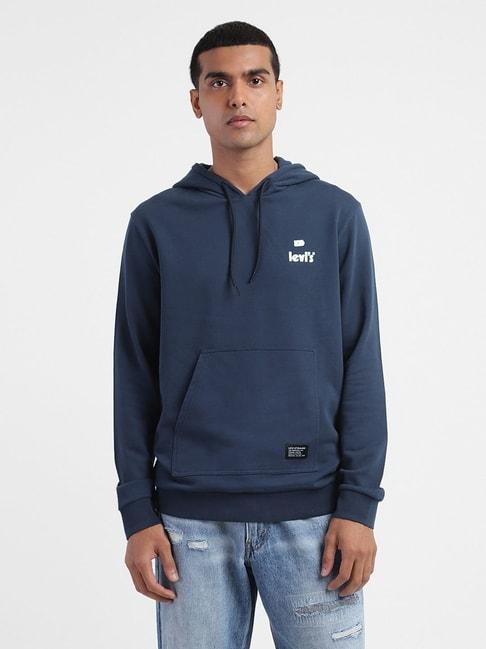 levi's-navy-regular-fit-hooded-sweatshirts