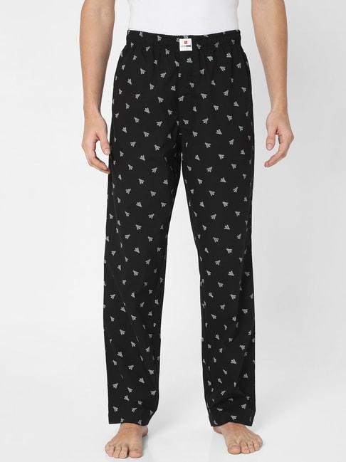 underjeans-by-spykar-black-printed-pyjamas