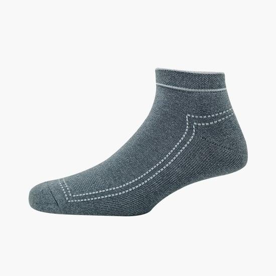 VAN HEUSEN Men Solid Ankle-Length Socks