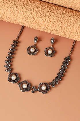 women's-pearl-flora-jewellery-set---white