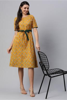 geometric-cotton-boat-neck-women's-knee-length-dress---mustard