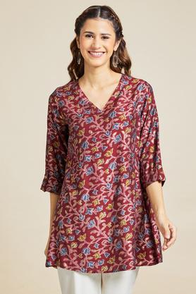 Printed Poly Rayon V Neck Women's Casual Wear Tunic - Maroon